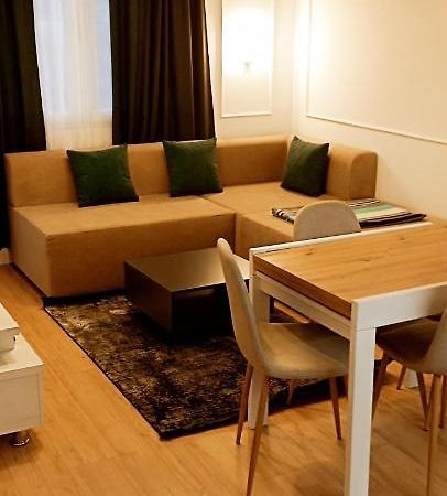 Old Train Apartment Tirana Exterior photo